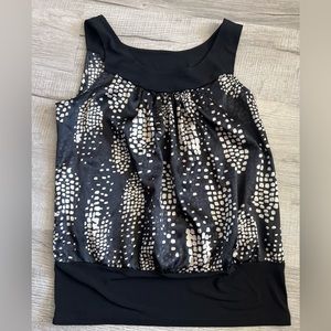 Satin sleepless top. Very classy!